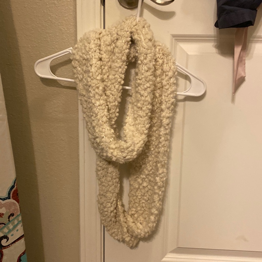Infinity scarf